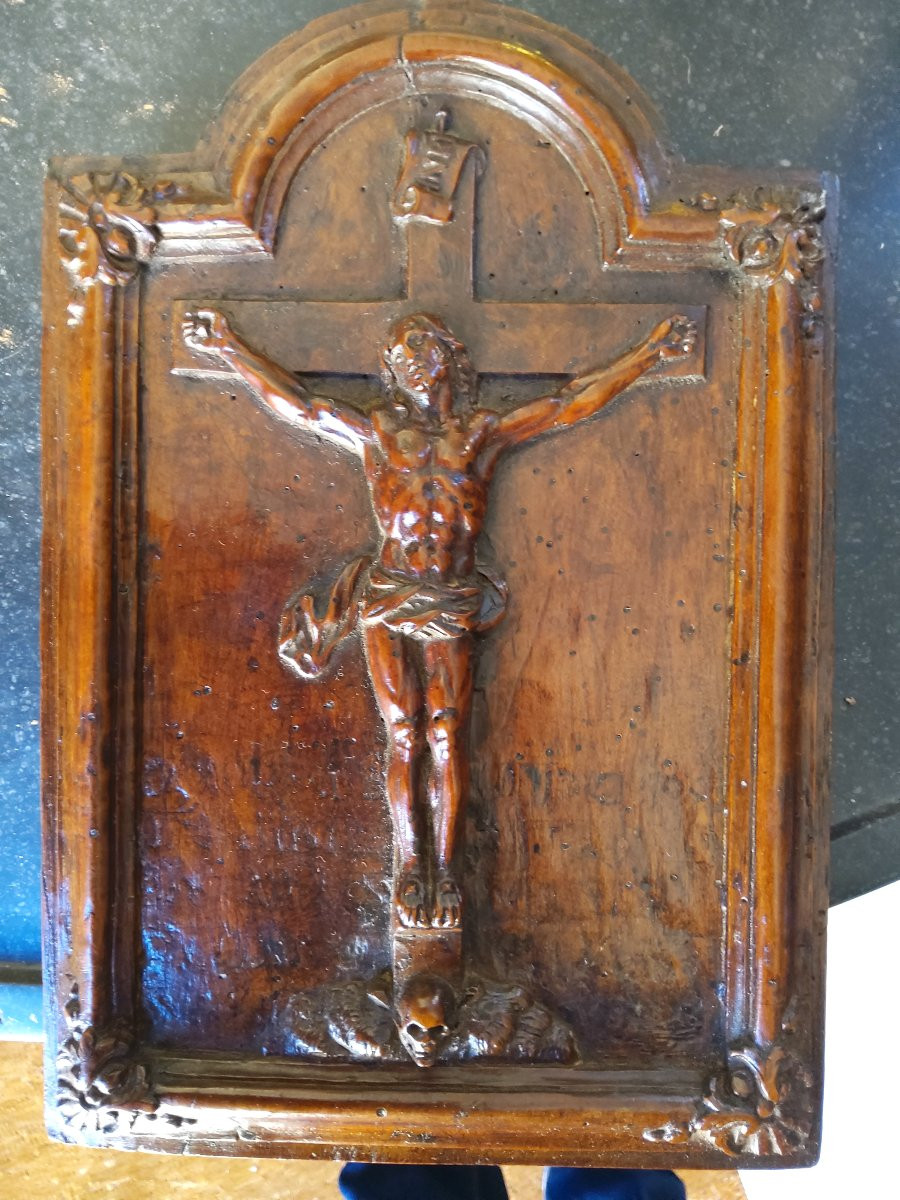 Small Carved Panel Of Christ On The Cross, 17th/18th Century-photo-2